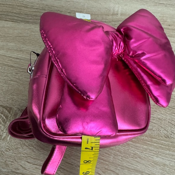 Bath & Body Works Metallic Hot Pink Mini Puffy Bow Backpack - Picture 7 of 12